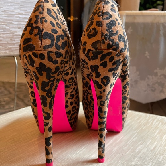 Sheikh shoes size 6 but fits closer to 5.5 - Picture 4 of 5